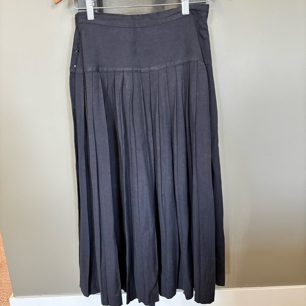 Giraffe Navy Rayon Linen Pleated Skirt - size 10​​ - Picture 4 of 7